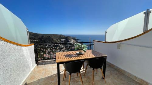 Apartamento con parking,piscina y vistas al mar