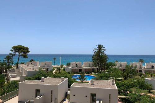 Apartamento en primera línea de la playa con vistas al mar