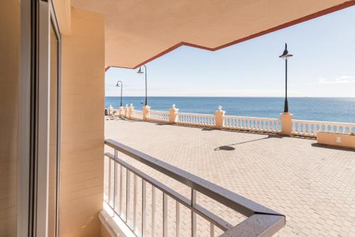 Front line apartment in Taliarte