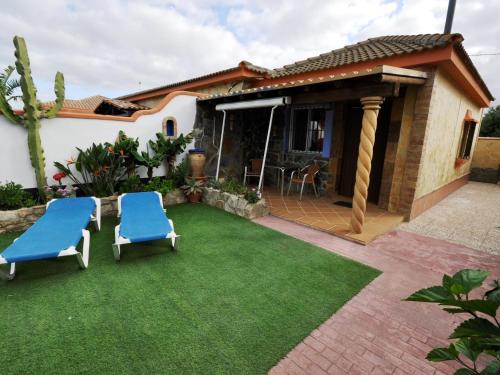 Apartamento estilo morisco con jardín y barbacoa