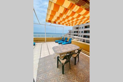 Apartamento Frontal, 1a línea de playa, Marina Dor