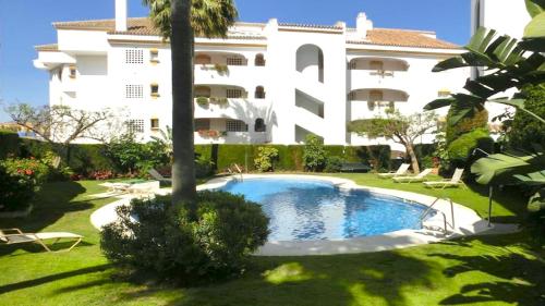 Apartamento Dúplex Guadalmina Baja