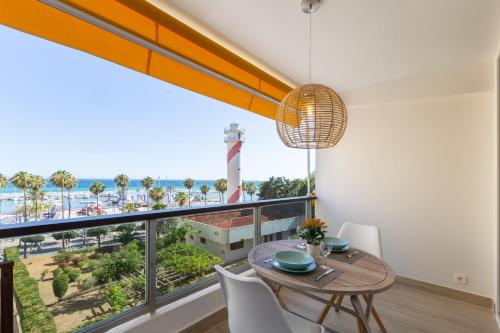 Apartamento junto al Faro .Marbella centro.Vistas mar y el puerto.