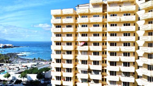 Apartamento junto al mar, con balcón, en Playa Jardin Puerto de la Cruz