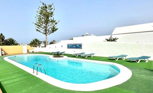 Apartamento para nudistas, vistas a la piscina, cerca de Playa