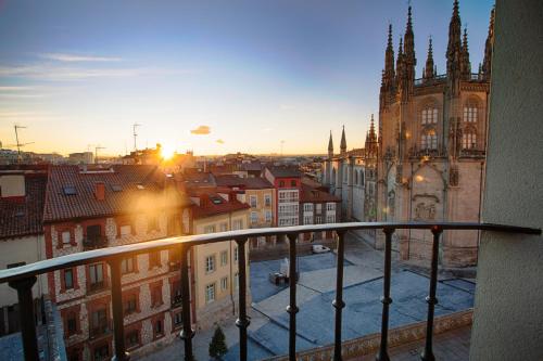 Una Mirada A La Catedral-Apartamentos Burgos Catedral