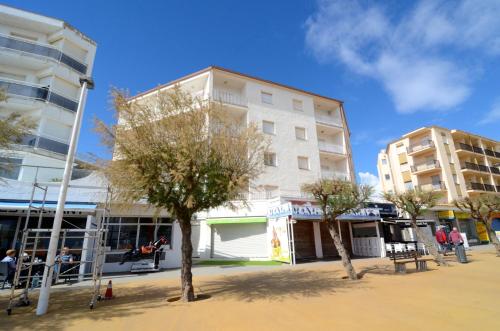 Apartamentos Riells Park