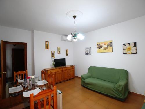 Apartamentos solo para familias y parejas I