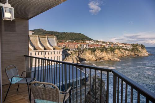 Sea Coast Lekeitio by HomeBilbao