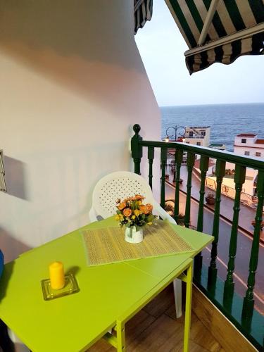 One bedroom appartement at Santiago del Teide 50 m away from the beach with sea view balcony and wifi