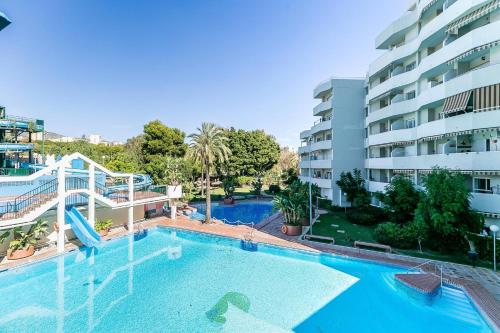 One bedroom appartement at Benalmadena 50 m away from the beach with sea view shared pool and furnished garden