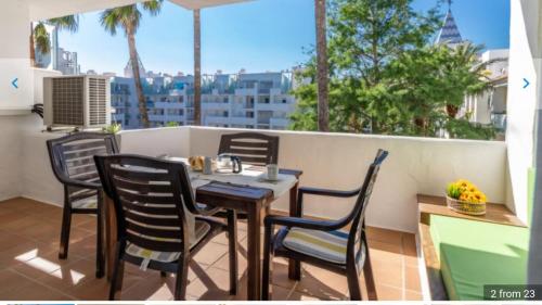 2 bedrooms appartement with shared pool enclosed garden and wifi at Roses 2 km away from the beach