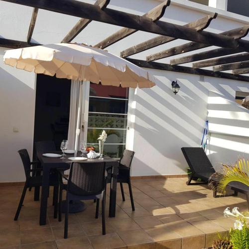 One bedroom appartement with shared pool furnished terrace and wifi at Corralejo