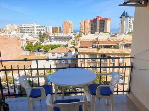 One bedroom appartement with sea view private pool and furnished terrace at Fuengirola
