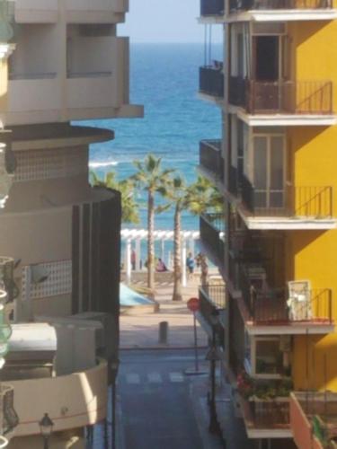 One bedroom appartement at Fuengirola 30 m away from the beach with sea view private pool and terrace