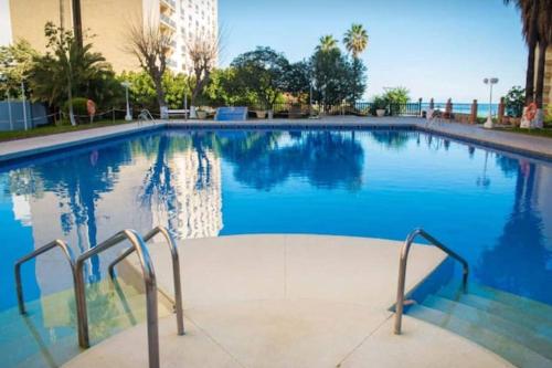 2 bedrooms appartement with sea view shared pool and wifi at Benalmadena