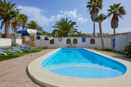 2 bedrooms appartement with shared pool terrace and wifi at Buenavista del Norte 1 km away from the beach