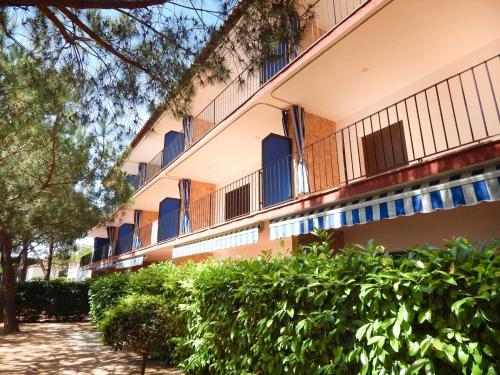 Apartment for rent Platja Daro 2nd line of sea with parking