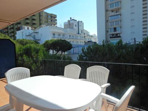 Apartment for rent Platja Daro second line of sea with parking