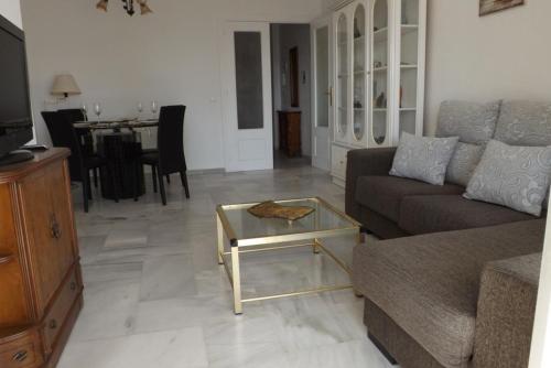 Apartment - 2 Bedrooms with Pool and WiFi - 01354