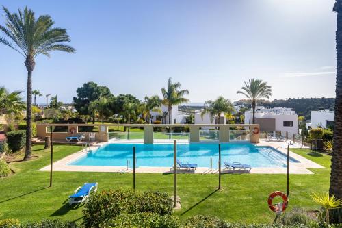 Apartment in Estepona with sea view