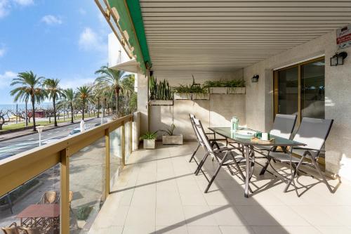 Apartment in front of the Beach