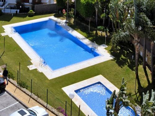 Comfortable apartment with sea views near Estepona, within walking distance from the sea