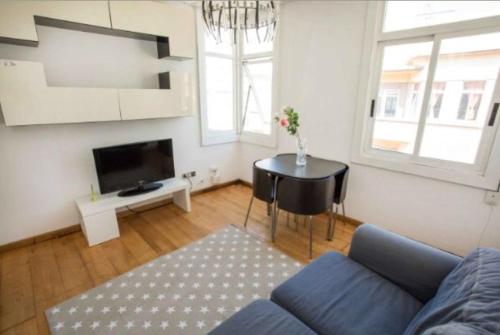 3 bedrooms appartement with jacuzzi and wifi at A Coruna 1 km away from the beach