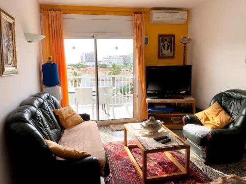 2 bedrooms appartement at Platja d Aro 300 m away from the beach with sea view furnished balcony and wifi