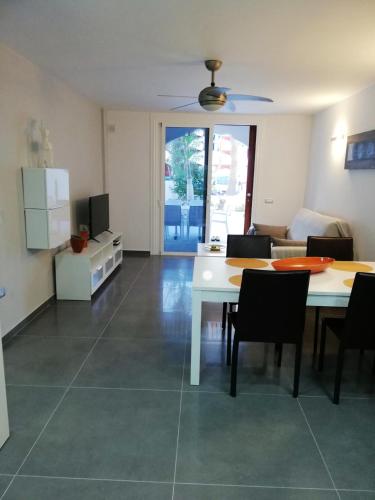 2 bedrooms appartement with shared pool furnished garden and wifi at Playa de la Americas