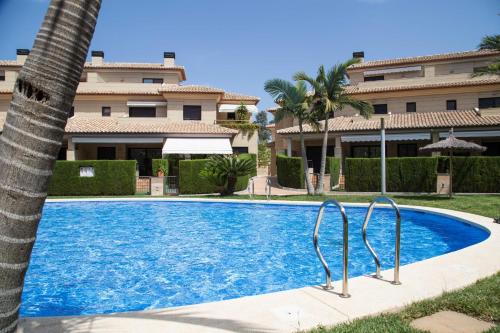 Apartment With Heated Pool