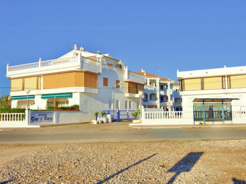 Apto en urbanización privada frente al mar