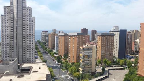 Benidorm 6-7pax Apt Alhambra Playa Levante piscina parking jardín