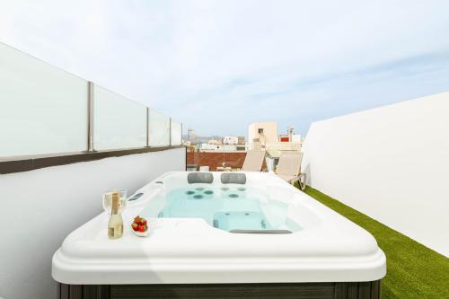 Luxury Penthouse With Jacuzzi La Strada