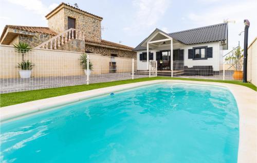 Awesome home in Barrio Nuevo with WiFi, Outdoor swimming pool and 2 Bedrooms