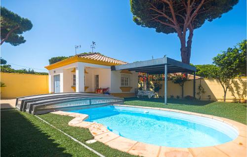 Awesome home in Cadiz with Outdoor swimming pool, WiFi and 3 Bedrooms