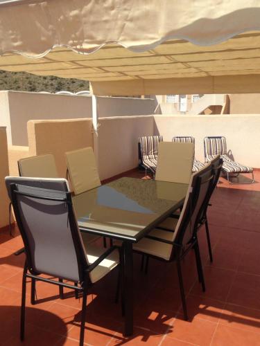 Az02 Roof Top Terrace Apartment, 2 Bedrooms, 1 Bathroom, Very Close To Beach