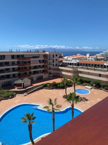 Balcon de Los Gigantes, 2 Bed, 2 Bath 5th Floor Apartment with Sea Views to La Gomera