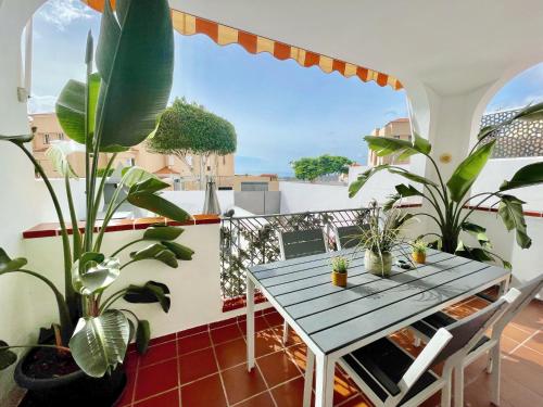 Modern loft with pool, free private parking & superspeed Wi-Fi in the city centre