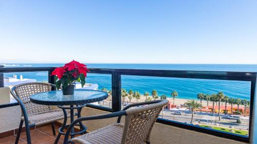 Beachfront Apartment with sea views Aloha Playa Benalmadena