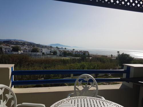 Beachfront Apartment In La Noria Iv Sabinillas, Manilva