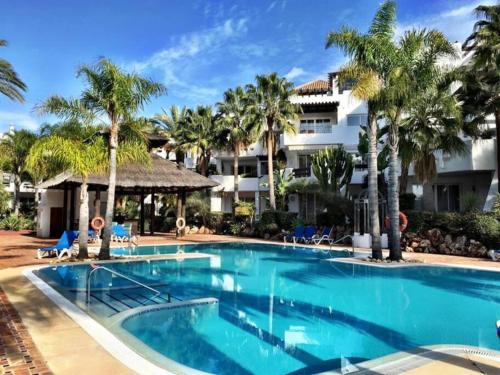 Beachside Luxury 2 bedroom apartment, Puerto Banus