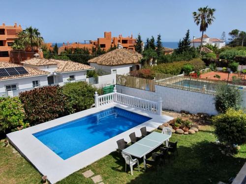 Beautiful 5 Bedroom Villa, Sea Views, Private Pool