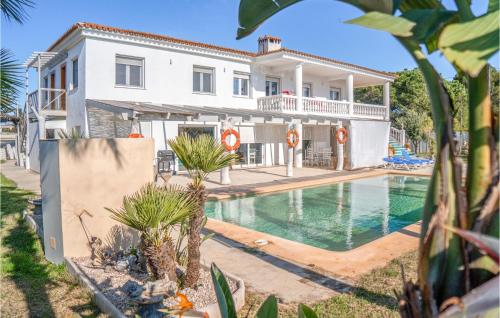 Beautiful apartment in Dénia with Outdoor swimming pool, WiFi and 2 Bedrooms