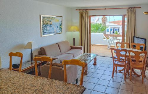 Beautiful apartment in Los Cristianos with Outdoor swimming pool, WiFi and 2 Bedrooms