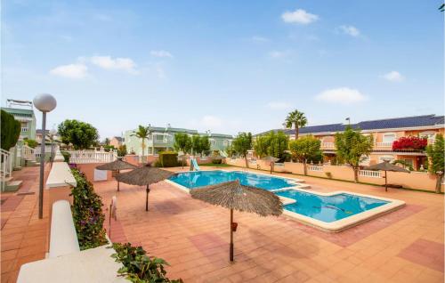 Beautiful apartment in Santa Pola with WiFi, Outdoor swimming pool and 2 Bedrooms