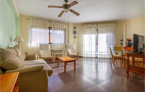 Beautiful apartment in Torrevieja with WiFi and 3 Bedrooms