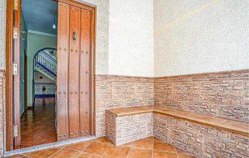 Beautiful home in Algamitas with WiFi and 5 Bedrooms