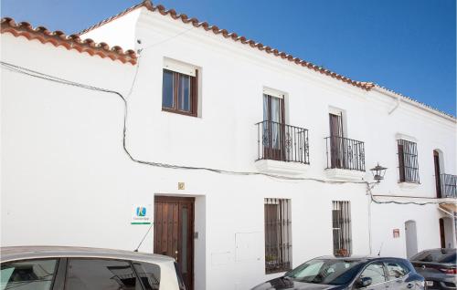 Beautiful home in Aracena with Outdoor swimming pool, WiFi and 2 Bedrooms