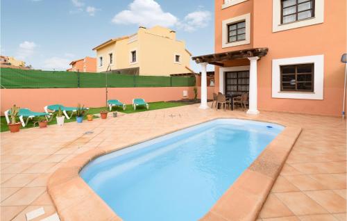 Beautiful home in Arrecife with WiFi, Outdoor swimming pool and 3 Bedrooms